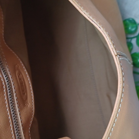 Tod"s Leather Buckle Bag - Picture 11 of 16